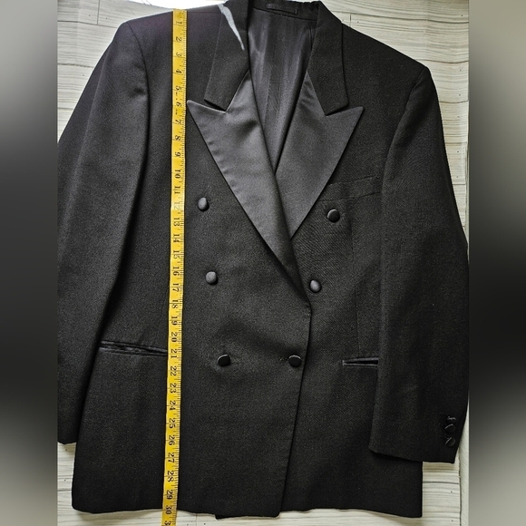 Givenchy Vintage Double Breasted Tuxedo Blazer in Black Wool Size 43 Short - Picture 15 of 16